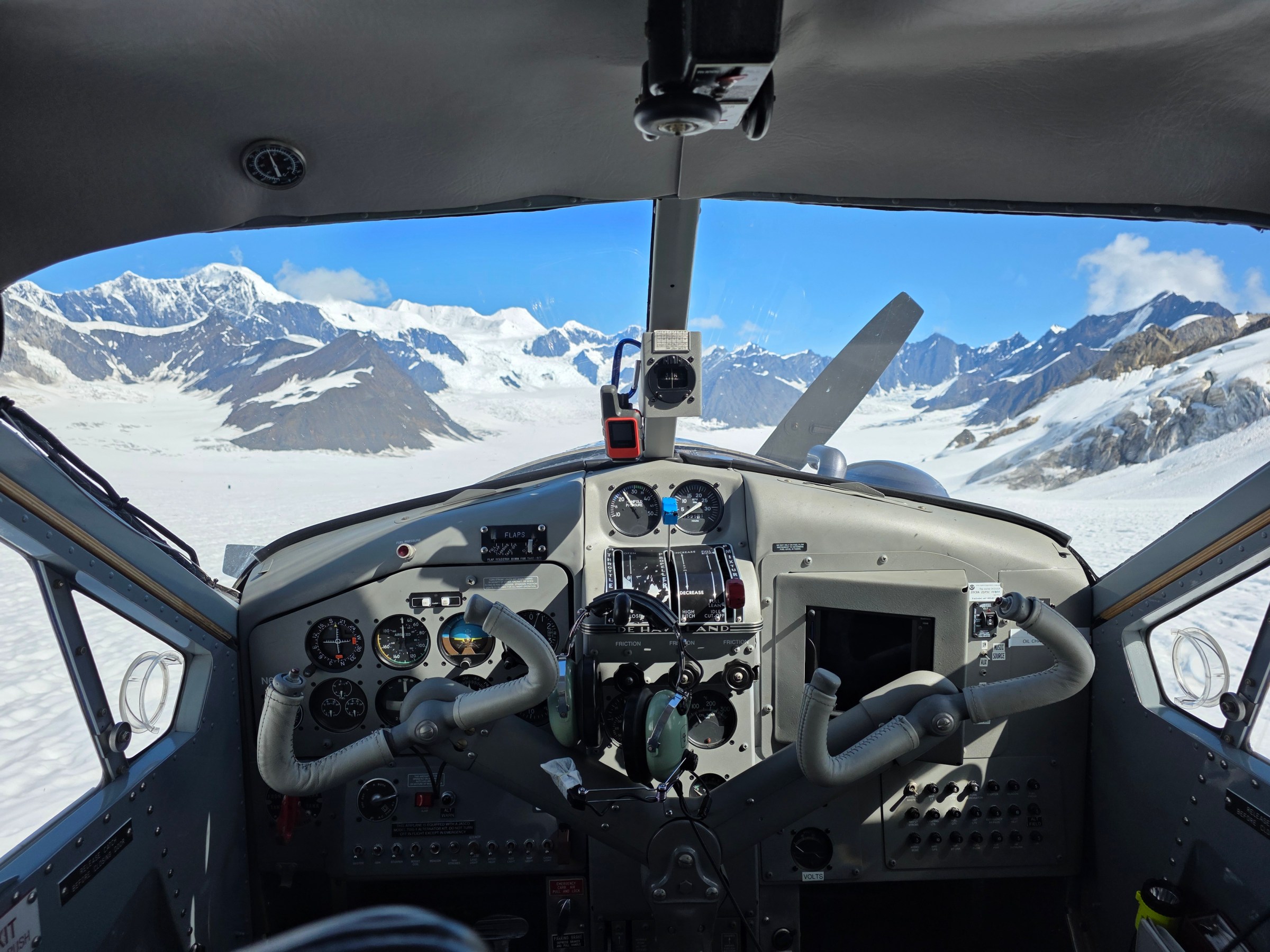 DH Beaver Cockpit during Scenic Flight