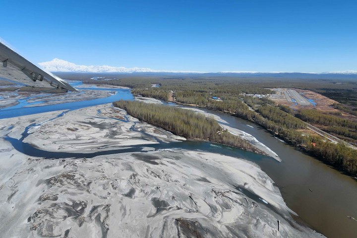 Flightseeing Tour to Alaska Range on Late Summer River network view