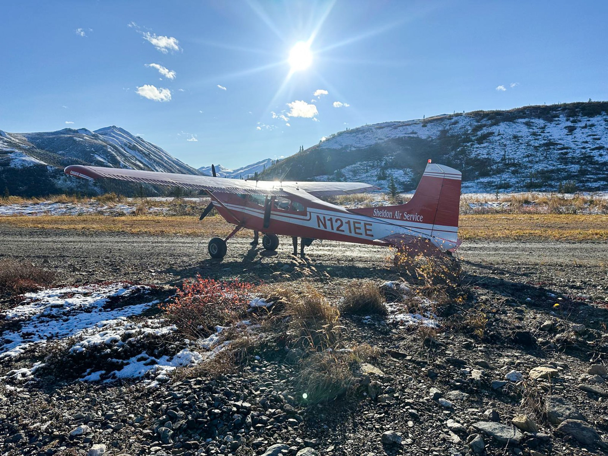 Hunters being dropped off for self-guided Alaska fly-in hunt